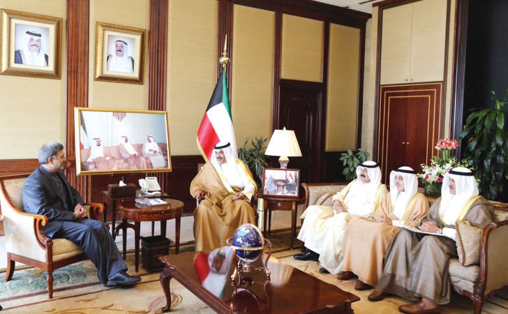  الشيخ صباح الخالد مستقبلا سفير الجمهورية الاسلامية الايرانية علي رضا عنايتي﻿