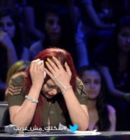 لماذا سخرت مواقع التواصل من دموع هيفا وهبي بعد وفاة حسين الامام ؟