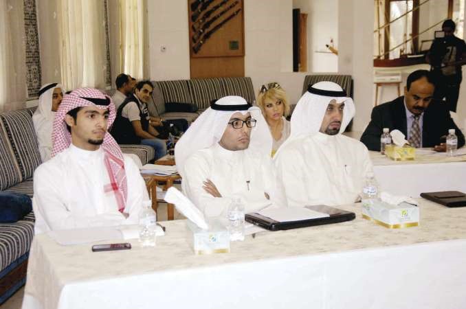  جانب من الحضور ومتابعة من الاعلاميين﻿