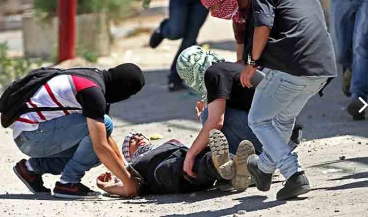 بالفيديو.. كاميرا مراقبة ترصد لحظة مؤلمة لاستشهاد شابين فلسطينيين بالرصاص الإسرائيلي 