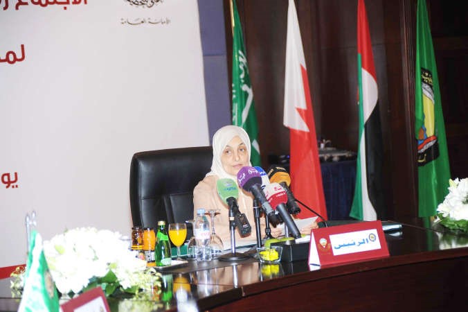 الوزيرة هند الصبيح مترئسة الاجتماع ﻿