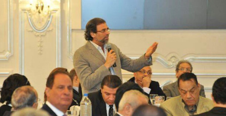 بالصور.. السيسي يلتقي بالفنانين ويوجّه تحية لفاتن حمامة