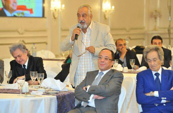بالصور.. السيسي يلتقي بالفنانين ويوجّه تحية لفاتن حمامة