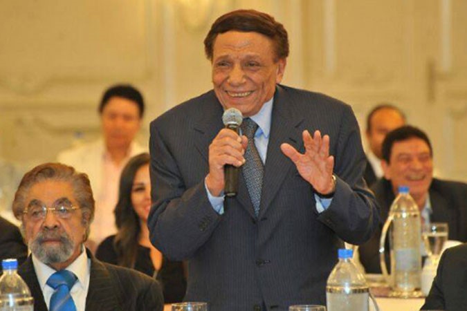 بالصور.. السيسي يلتقي بالفنانين ويوجّه تحية لفاتن حمامة