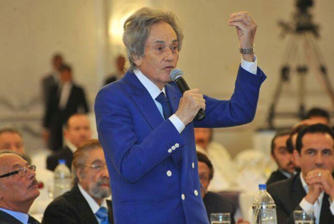 بالصور.. السيسي يلتقي بالفنانين ويوجّه تحية لفاتن حمامة