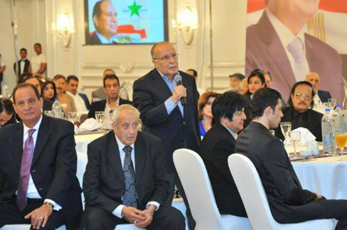 بالصور.. السيسي يلتقي بالفنانين ويوجّه تحية لفاتن حمامة