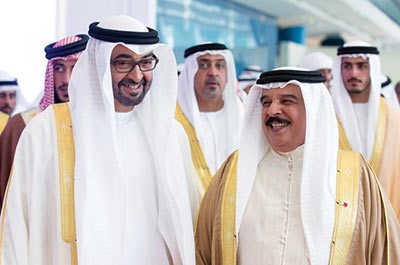 بالفيديو والصور... محمد بن راشد ومحمد بن زايد وملك البحـرين يشهدون زفاف زايد بن سلطان بن خليفة