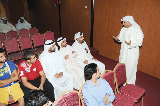 طارق محمد وشرح للمواهب لمراحل المنافسة حتى الوصول للتصفيات النهائية