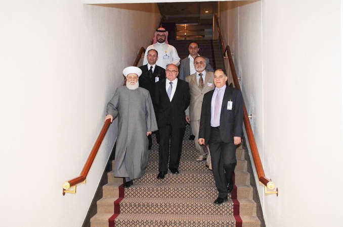 المفتي لدى وصوله وفي استقباله السفير اللبناني خضر حلوي والحاج حسان حوحو﻿