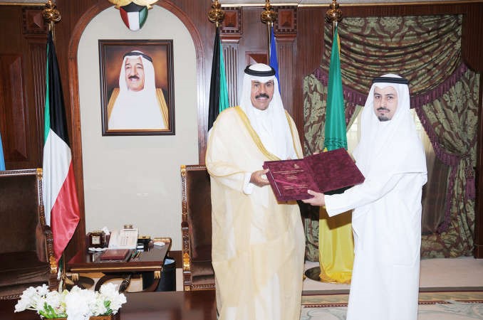 سمو ولي العهد الشيخ نواف الاحمد مستقبلا دمحمد مسلم العجمي ﻿