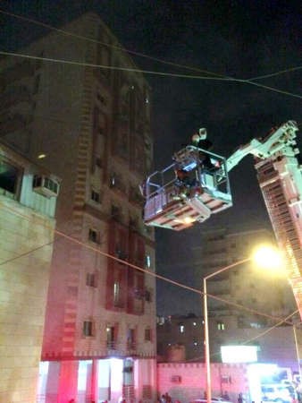 سلالم الاطفاء استخدمت لانقاذ المصابين﻿