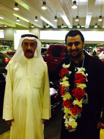 المستشار راشد الشراح مستقبلا ابنه﻿