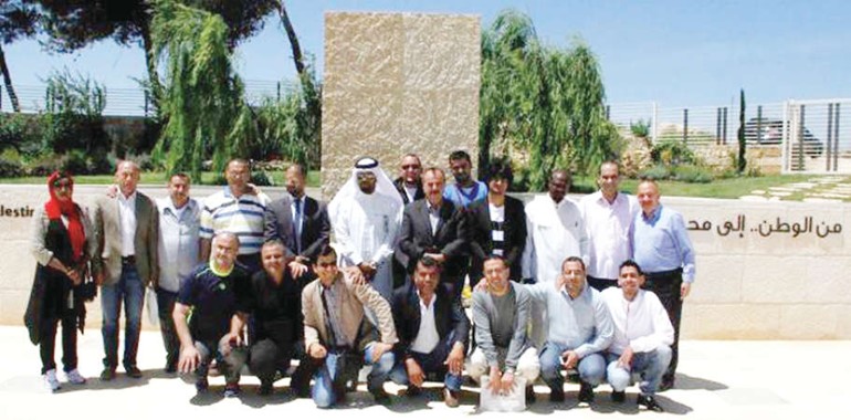 الوفد الاعلامي خلال تجوله في فلسطين﻿