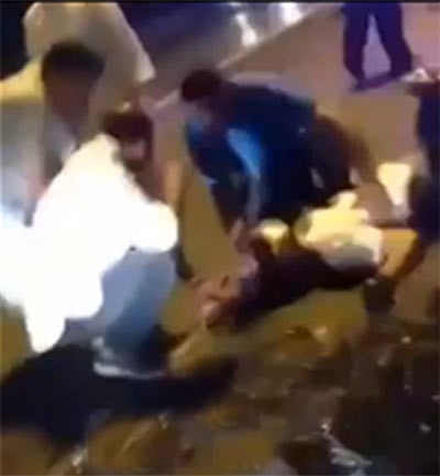بالفيديو.. حادث مروع على الدائري الرابع بين سيارة وعدد من الدراجات النارية