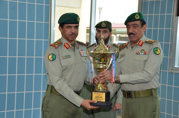 تكريم احد الفائزين﻿
