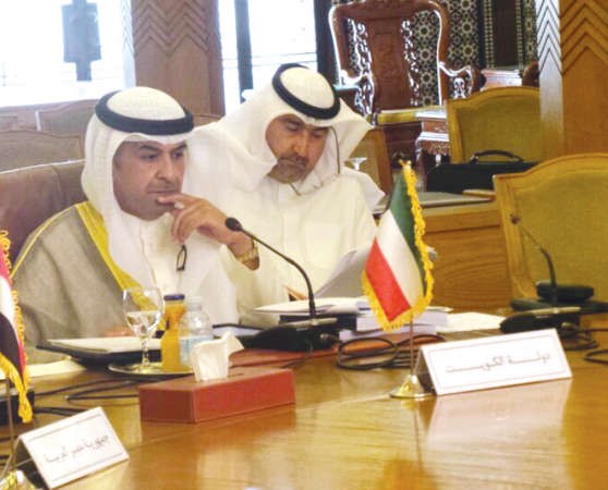 عبدالعزيز الماجد خلال مشاركته في الاجتماع