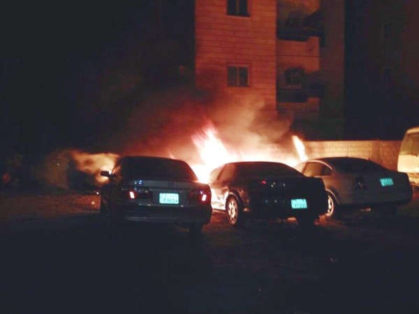نيران الكيبل امتدت الى اخشاب واشعلت النيران في 3 مركبات﻿
