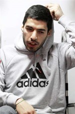 سواريز يتغلب على اوجاعه