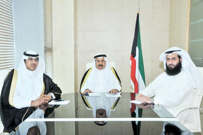 دعيج الخليفة متوسطا اسامة المسعود ومحمود ابوالحسن﻿