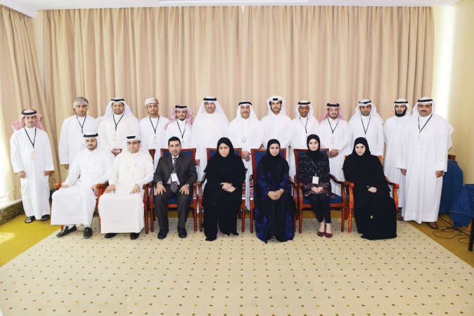 لقطة جماعية للمشاركين في البرنامج﻿