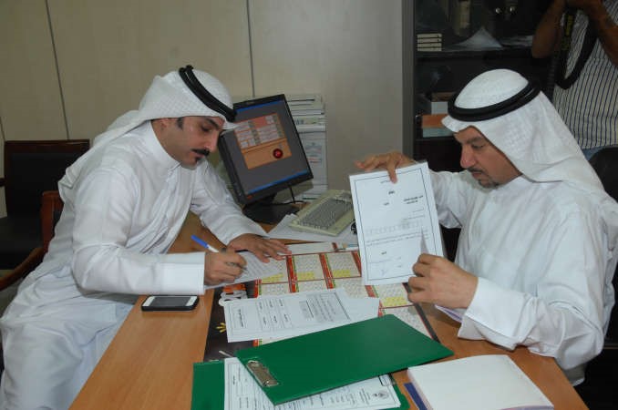 المرشح طارق عباس الكندري يدون بياناته