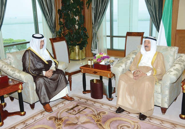 صاحب السمو الامير الشيخ صباح الاحمد مستقبلا سمو رئيس الوزراء الشيخ جابر المبارك 