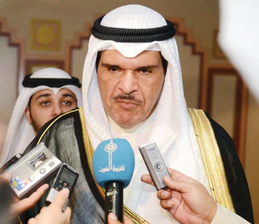الشيخ سلمان الحمود متحدثا الى الصحافيين﻿