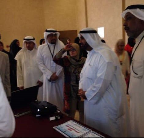 جولة في معرض مشاريع المدارس المشاركة في الملتقى﻿