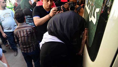 بالفيديو والصور.. نجوم الفن في جنازة فايزة كمال .. ووفاء عامر وعفاف شعيب تستغرقان بالبكاء
