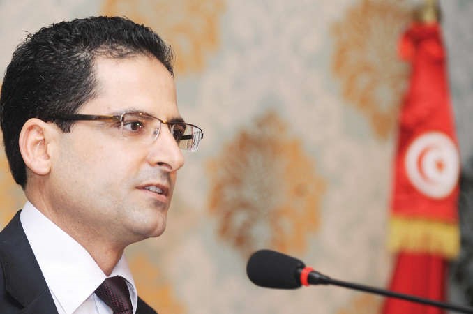 نور الدين الري ملقيا كلمته