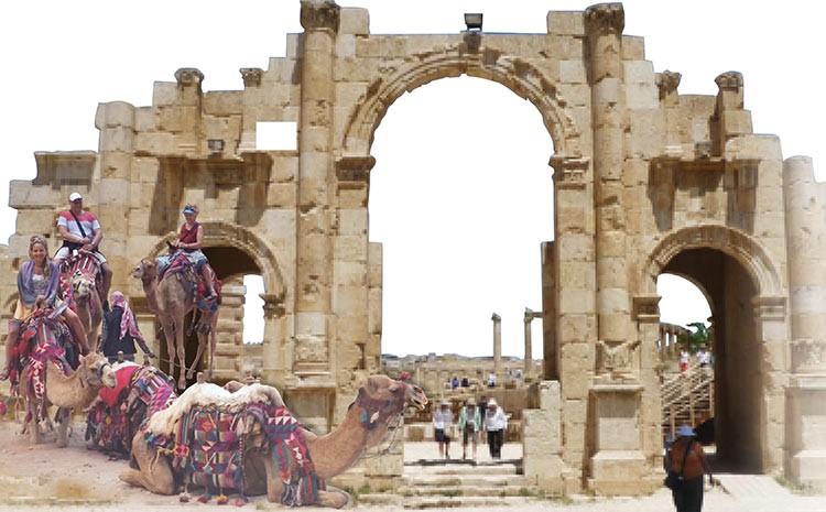  الأردن محطة جذب للسياح من جميع أنحاء العالم لما يمتلكه من مواقع أثرية وسياحية 