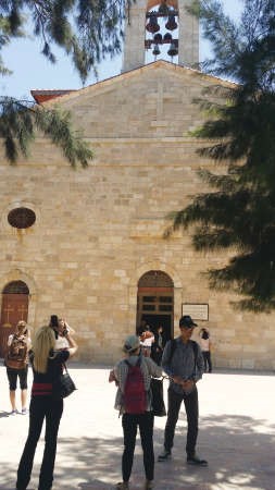  الأردن محطة جذب للسياح من جميع أنحاء العالم لما يمتلكه من مواقع أثرية وسياحية 