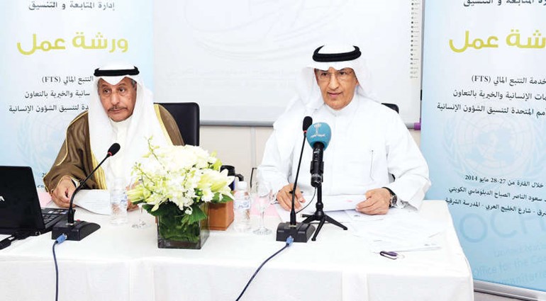 السفير خالد المغامس والسفير عبدالعزيز الشارخ خلال اللقاء