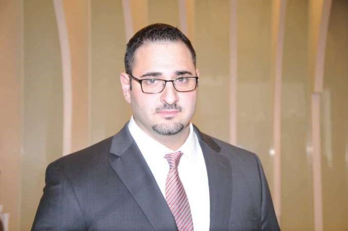  علي العيسى