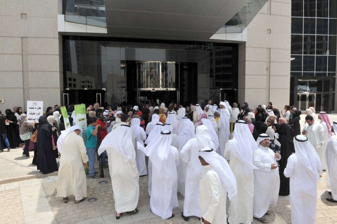 الموظفون خلال الاضراب ﻿