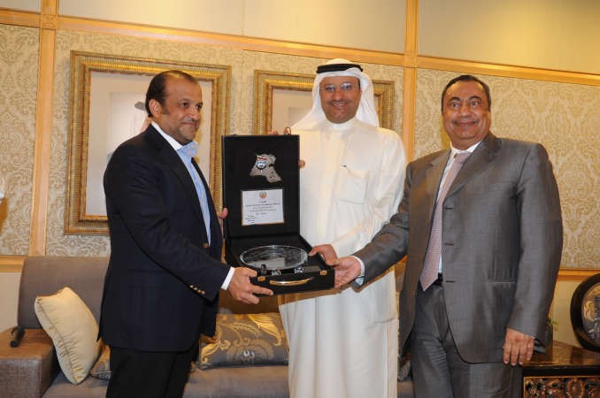 د علي العبيدي ود خالد السهلاوي يكرمان د ابراهيم الرشدان 
