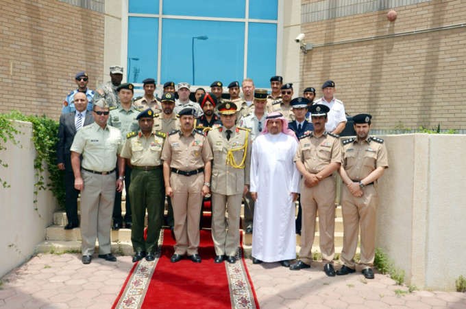 اللواء الركن د محمد الديحاني متوسطا الملحقين ﻿
