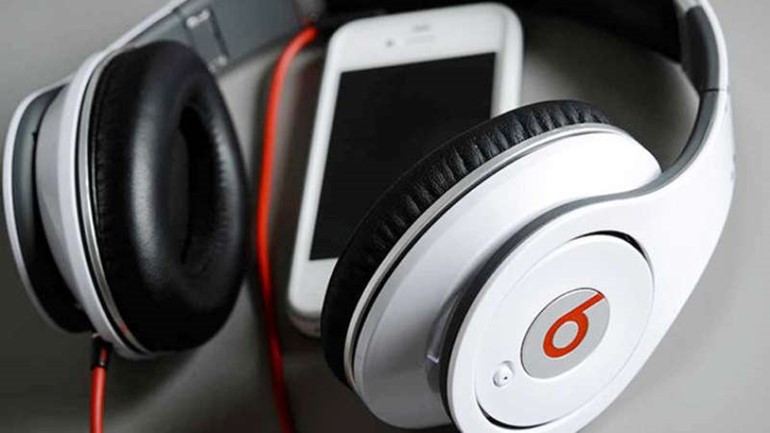 ابل تبرم صفقة مع بيتس﻿