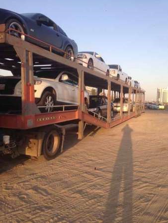جانب من المركبات المحجوزة على طريق المطار ﻿