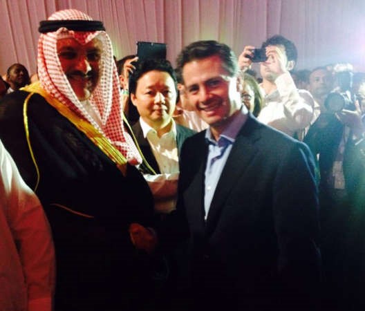  الرئيس المكسيكي انريكي بينيا نييتو مع السفير سميح جوهر حيات﻿