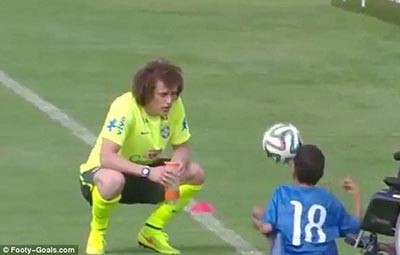 بالفيديو والصور.. نيمار يذرف الدموع في تدريبات المنتخب البرازيلي