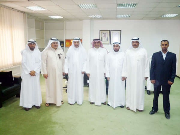 د مطر المطيري مستقبلا وفد الجمعية