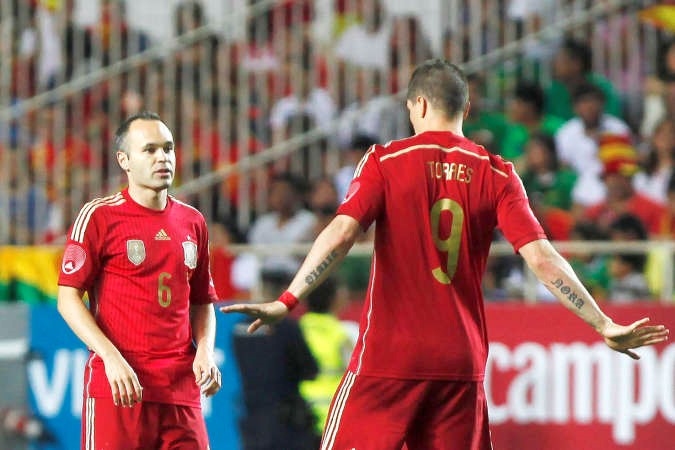 توريس وانييستا نجما اللقاء رويترز