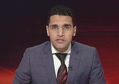 بالفيديو... متصل يطلب من مذيع الجزيرة أن يرقص احتفالاً بفوز السيسي .. شاهد كيف رد المذيع