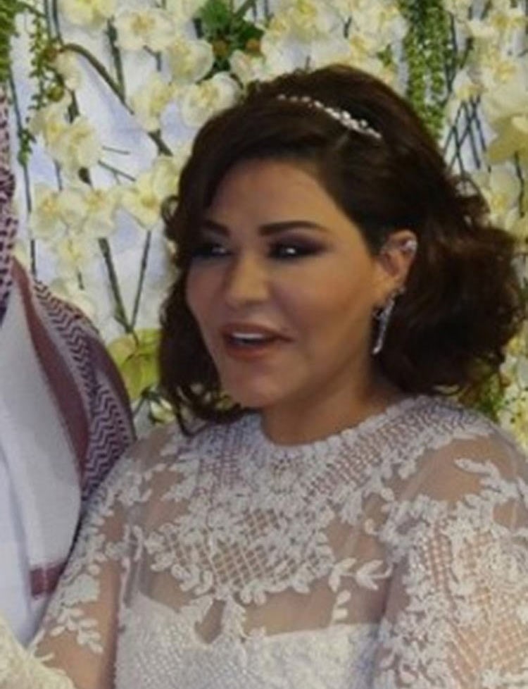 بالصور.. بنات أحلام أنيقات كوالدتهن وهن يضعن الحنة 