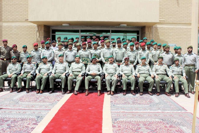 الفريق ناصر الدعي وعدد من قيادات الحرس مع خريجي الدورة﻿