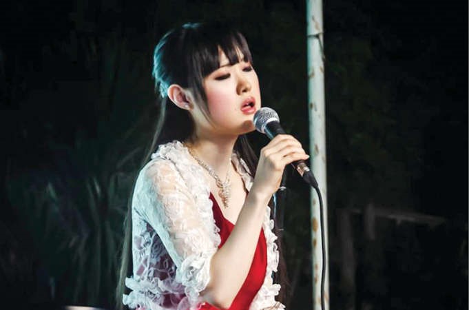 اليابانية Nao Koyasu﻿