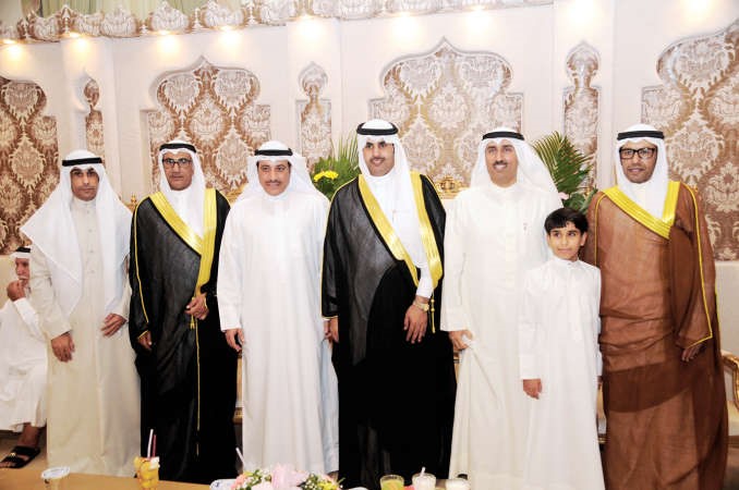 المستشار عبدالهادي الجفين ونجله بندر ودعلي الهاجري يباركون