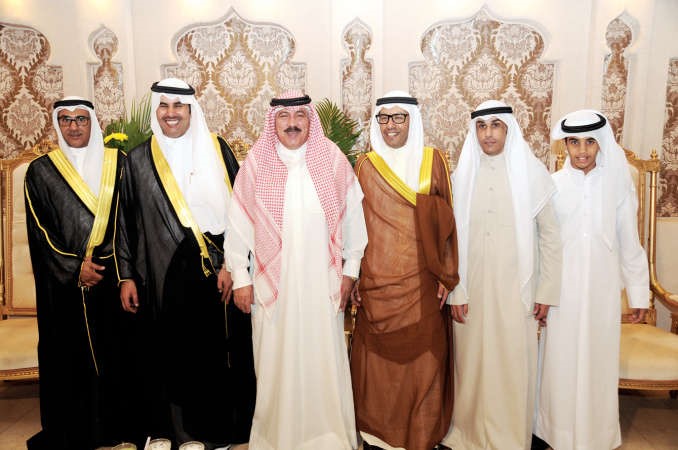 اللواء محمود الدوسري يبارك للمعرس واخويه محمد قنيص والزميل عبدالله قنيص