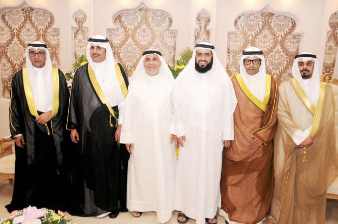 عبدالله عكاش وناصر الفويضل يباركان
